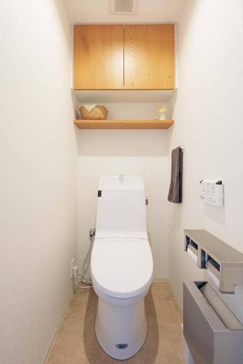 便器と内装を一新したトイレ