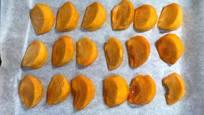 オーブンで焼く前の柿