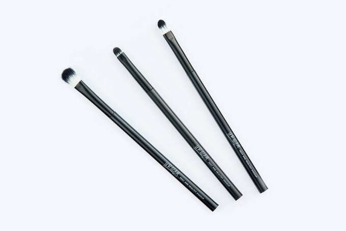 アイシャドウブラシ