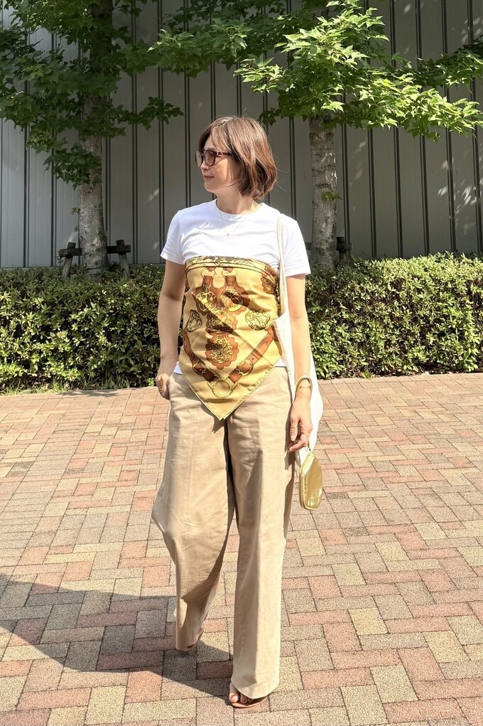 河村さんスカーフコーデ3