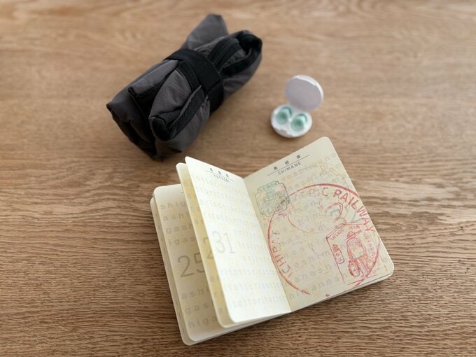 サブバッグ、耳栓、スタンプ帳