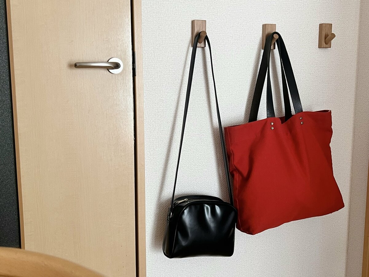 バッグを「大小2個持ち」にしたら快適すぎた…。入れるものは最低限 