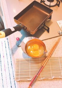 お湯を沸かす間に卵を溶いたり