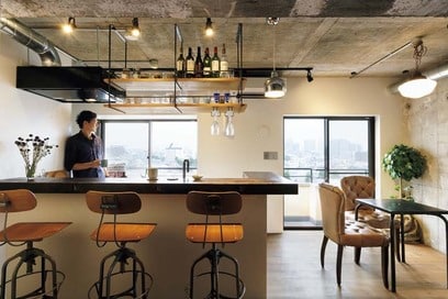 【マンションリノベ事例】カウンターキッチンから街を一望！50㎡弱でも広々と暮らせる住まい