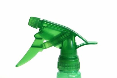 汗・タバコ・料理・ペットのニオイに効く、正しい衣類用消臭スプレーの使い方