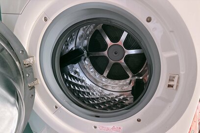 なぜか洗濯機が臭い…！普段の掃除で見落としがちな「においの原因」を見つけた