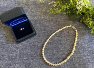 眠っていた「婚約指輪」の驚きの査定額。大切なアクセサリーをもっと気軽に楽しむ方法