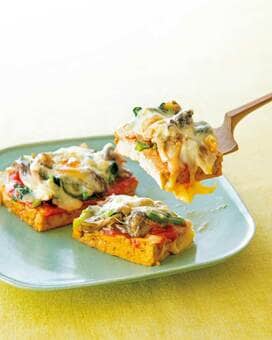 とろ～りおいしい「厚揚げピザ」レシピ。太りにくいのに満足感がすごい