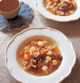 ＜大根と鶏肉のスープ煮＞野菜のうま味がたっぷりの具だくさん煮物