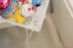 100均の穴あきカゴなら、お片づけも一瞬で完了!