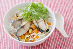 フライパンで簡単!ノルウェー塩さばのアジアン丼