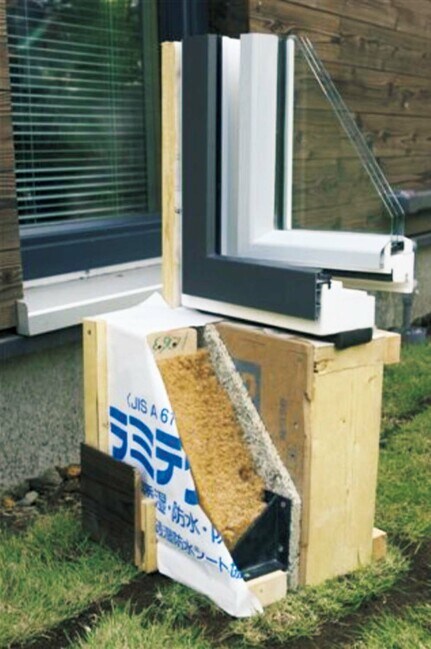 壁や窓の断面の展示