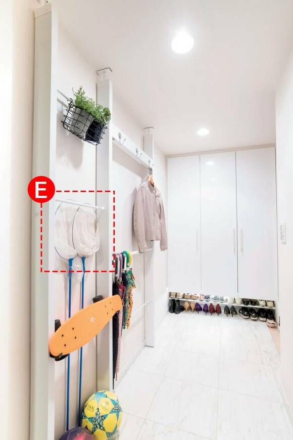 扉を閉めた状態のゲタ箱