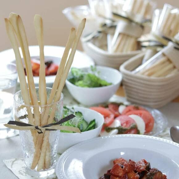 サラダなどの料理