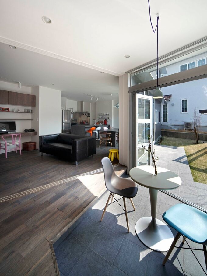 への字のプランのLDK