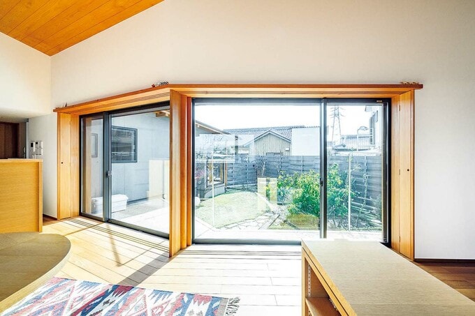 オリジナルのやわらかな「リネン戸」