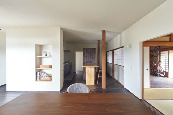 キッチンとダイニング