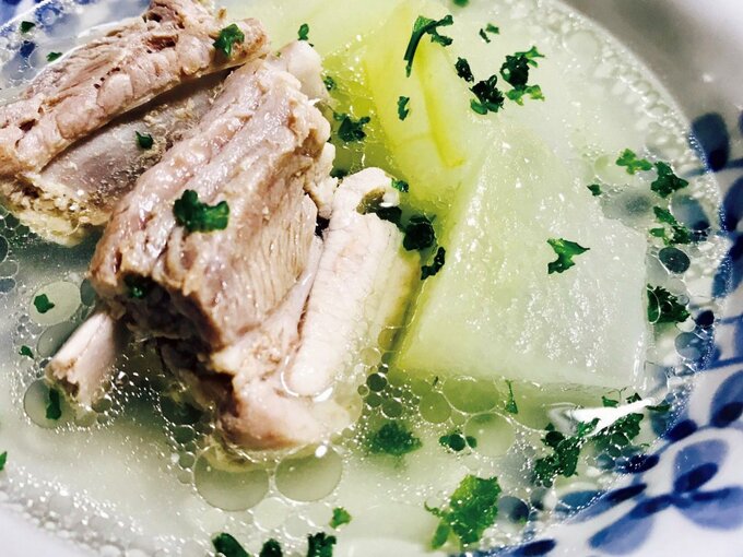 豚スペアリブと冬瓜のスープ