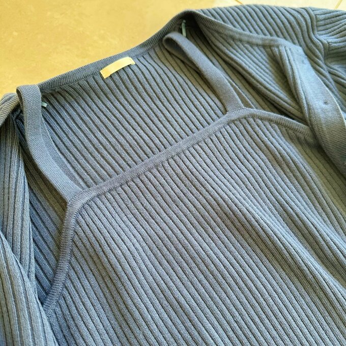 もっちりなリブ生地で細見えなのに楽チン