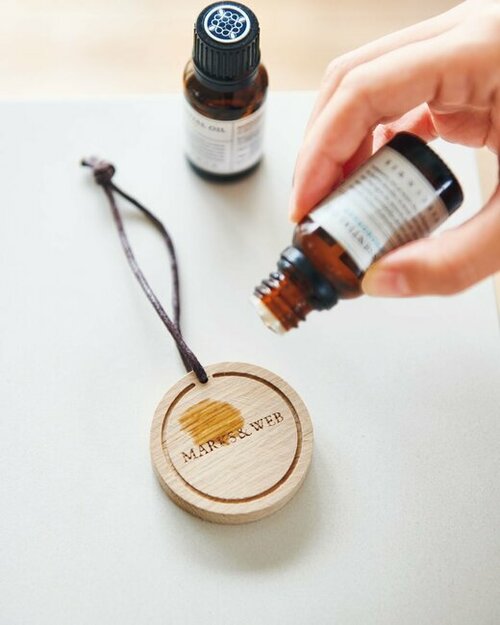 フックにかけて使えるアロマディフューザー