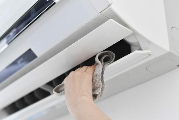 エアコンに吹きつけてカビ予防