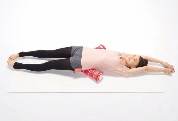 枕を当てて寝て正しい位置に戻しましょう【ぽっこり胃】