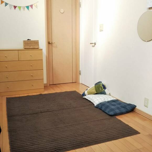 ドアの隣に収納