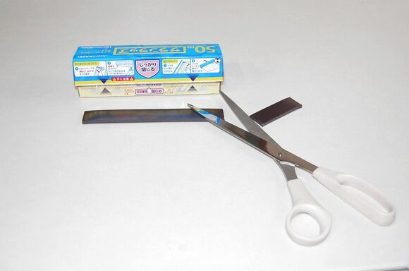 マグネットバンドがあれば、ラップが磁石でくっつく