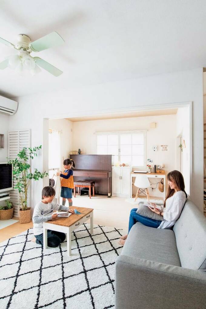 女性と子ども二人