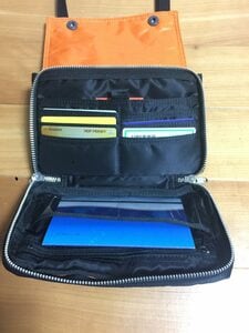 お財布ポーチなら必要なものが収まるうえに身軽！