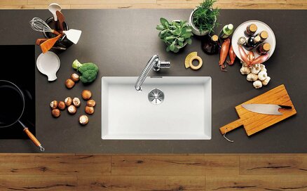 水栓、シンク…キッチンの満足度がアップする周辺設備をチェック