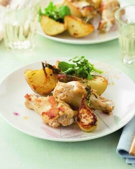 ニンニク＆ハーブの香りがたまらない！手羽元とポテトのねぶりニンニク