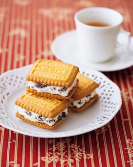 濃厚なバタークリームがたまらない！「レーズンバターサンド」の再現レシピ