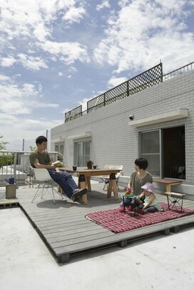 マンションにルーフバルコニーが！花火も満喫できる！