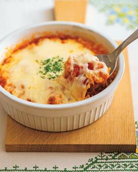 なんとレンチン約1分で完成！市販のミートソースでおいしく超速ドリア