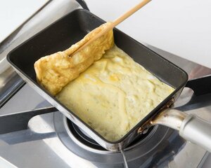 【卵のおかず】卵焼きは表面が乾いてから巻く