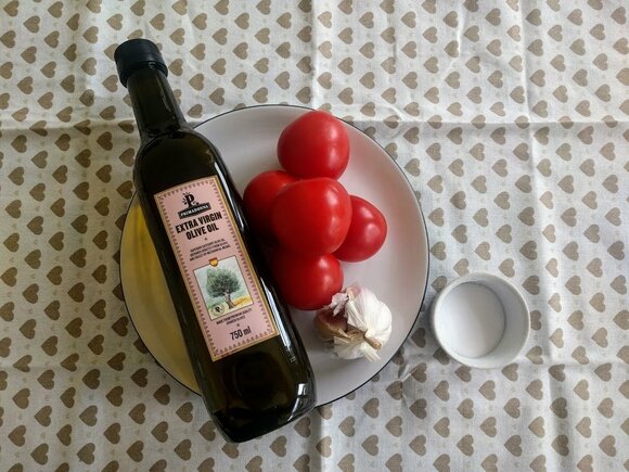 「パン・コン・トマテ」のつくり方