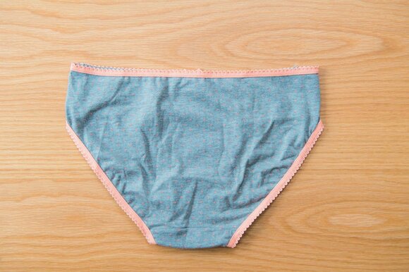 広げたショーツ