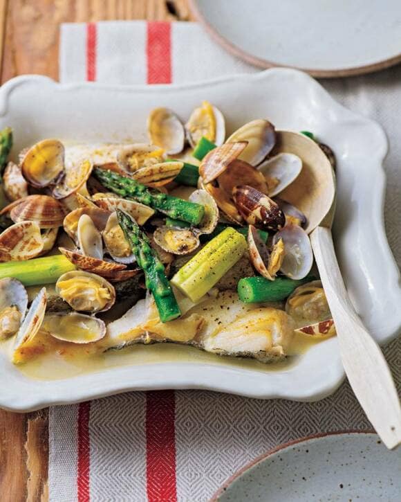 タラとアサリのワイン蒸し