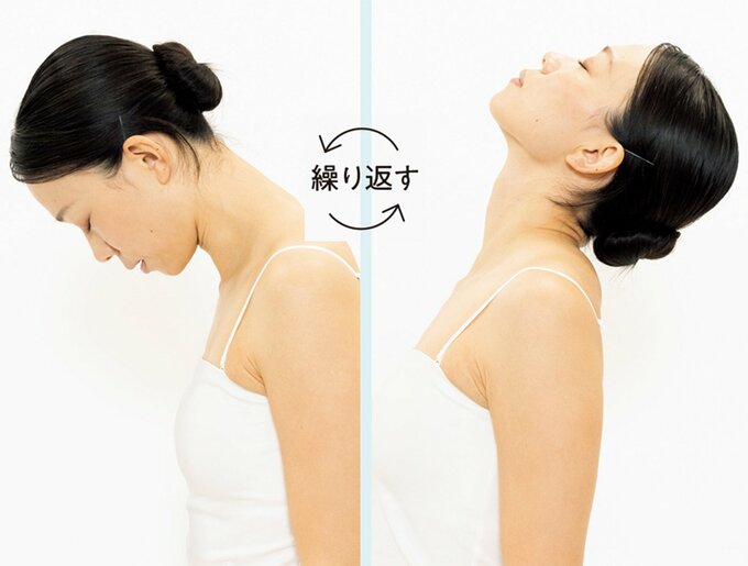 頭を前後に揺らす女性