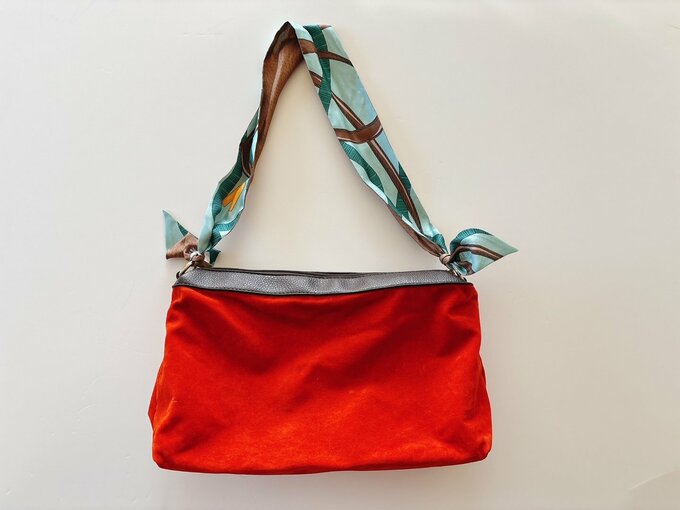 写真：バッグスト―ル