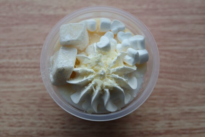 ホワイトチョコ大好きな真っ白な白くま