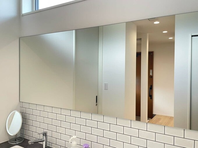 洗面台の一面鏡