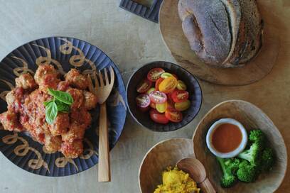 器好きの収納と食卓を拝見！色や形はあえてそろえない