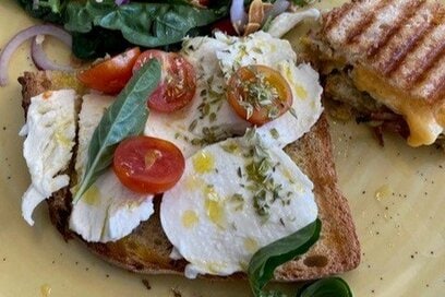 酷暑のフランスで人気の「リアルな食事」3つ。火は極力使わず、“旬の味”を繰り返し食べる