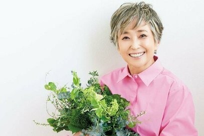 70歳・竹下景子さん流“いつでも動ける体”のための習慣。「保護犬だった愛犬との散歩が日々の喜びに」