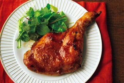 山本ゆりさんの「こんがりローストチキン」。外側はパリッ、中身はお肉がジュワ〜／クリスマスレシピ