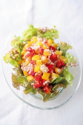 もち麦でやせ腸活。サラダや納豆、みそ汁にたせば腹もち抜群