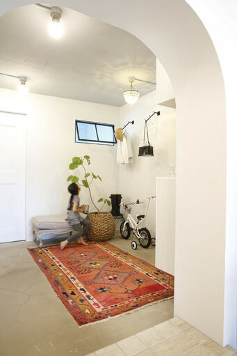 パティオをイメージした玄関