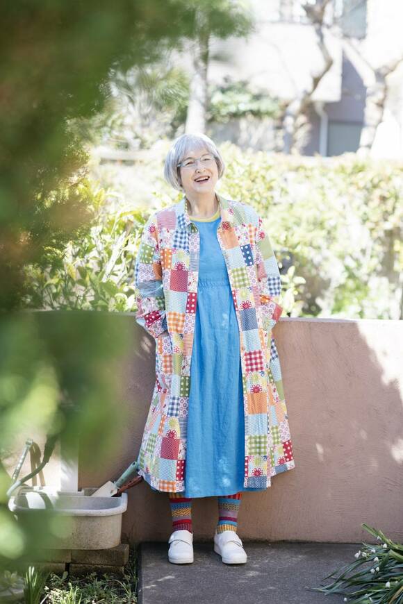 おしゃれな重ね着女性